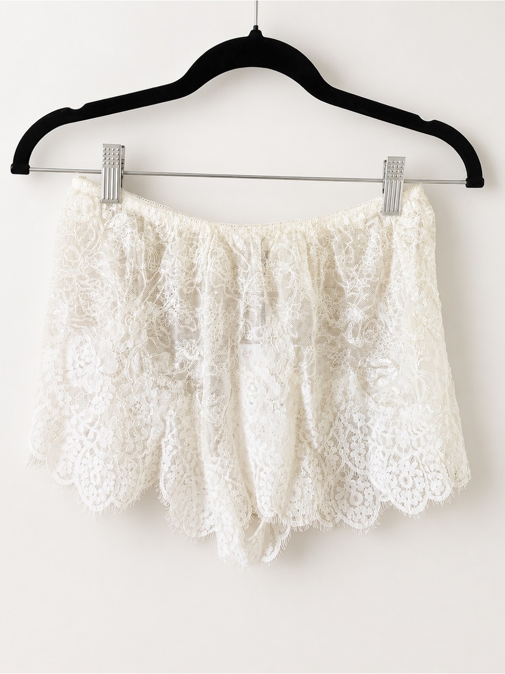 Zara NWT Ivory Floral Lace Scalloped Shorts - Size M